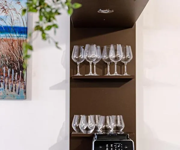 Seaside Splendor Navodari