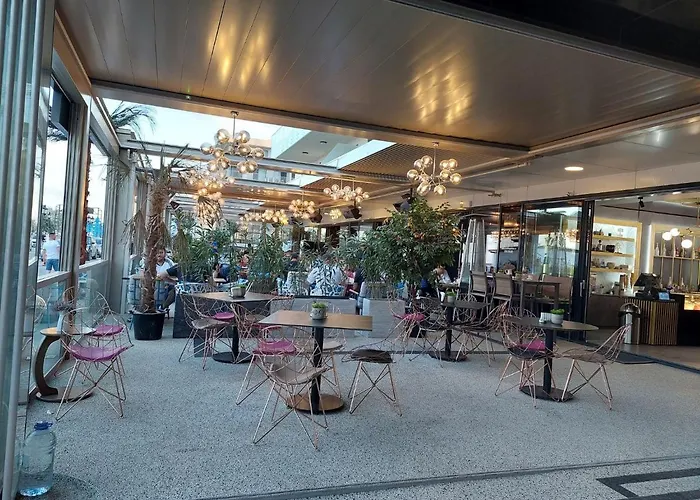 Seaside Splendor Apartment *